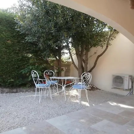 A Holiday home Caromb